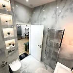 Vibe S33 Modern & Premium Apartment